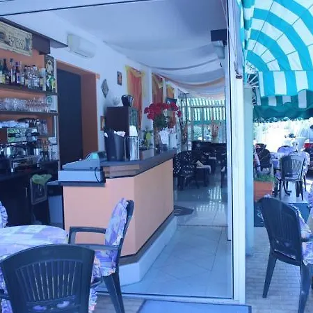Rex Hotel 2*