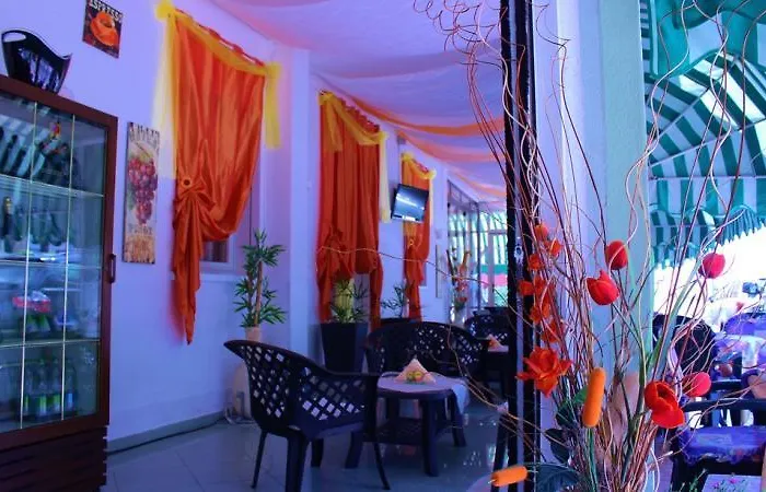 Rex Hotel 2*